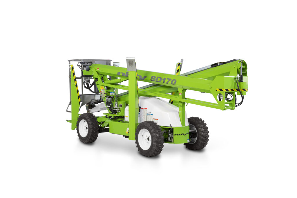 Plateforme semi-automotrice, 17,1m de hauteur, 8,7m de portée, pneu tout-terrain, option 4x4, flèche télescopique, bi-énergie, stabilisateurs hydrauliques, commandes proportionnelles, transport économique, entretien facile, maniabilité exceptionnelle, travaux arboricoles et construction.